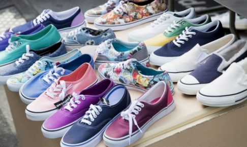 香取慎吾コラボスニーカーの画像や値段は 通販予約や売り切れ状況も All Season